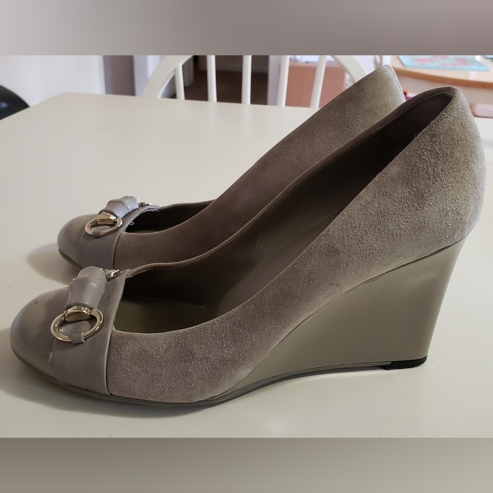 Gucci gray Horsebit Suede/Leather Wedges 38.5-8.5
